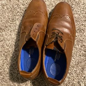 Size 12M Nunn Bush dress shoes, shoestring missing.